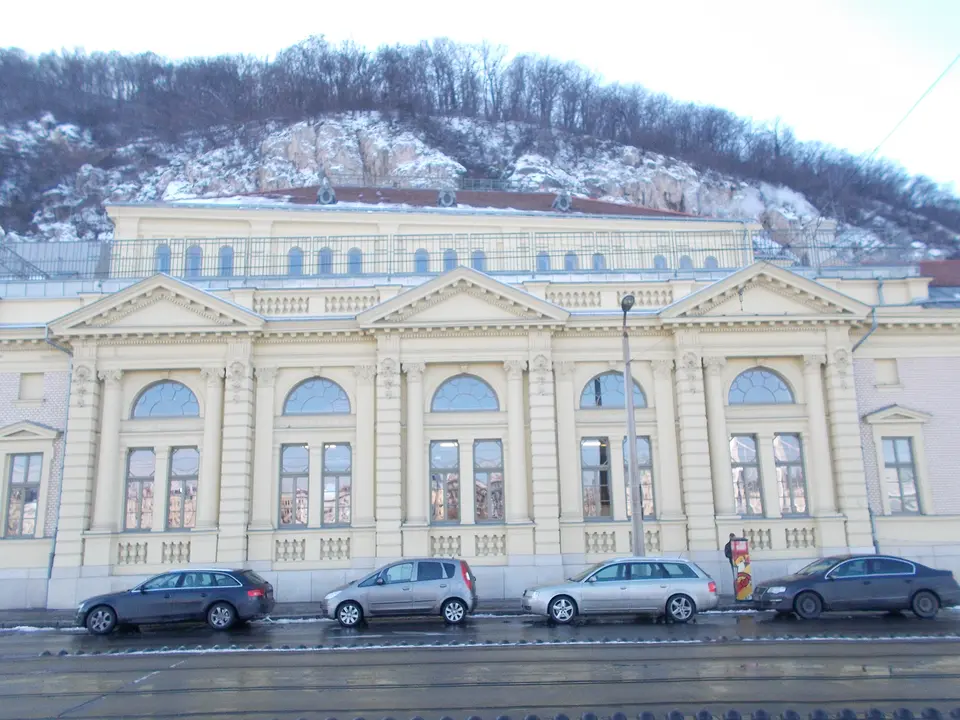 Façade des bains Rudas à Budapest, photographiée en 2016